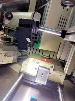 CNC-Flaschenbildschirmdrucker Vollservo-Container Bildschirmdrucker Druckgeschwindigkeit ist 60 Stück/min
