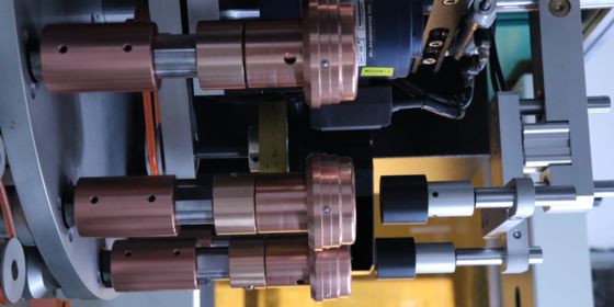 1-Farbe 50 Stk./Min. Automatische Gläser- und Flaschendeckel-UV-Siebdruckmaschine