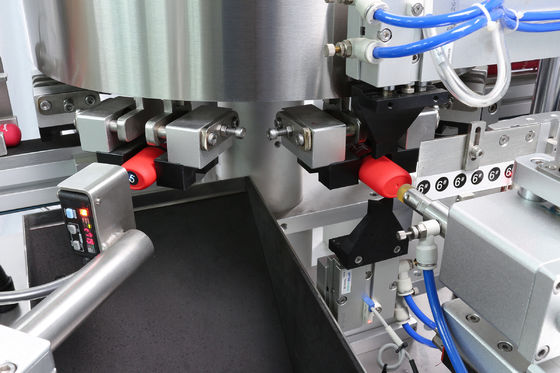 2 kW 220VAC PLC-gesteuerte Lippenstift-Kennzeichnungsmaschine mit 60-90 Stück/Min