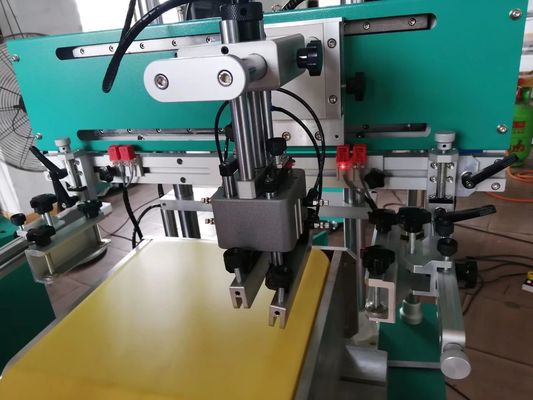 Digitale Seidenflächendruckmaschine für runde / ovale Flasche