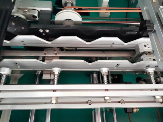 Servo gefahrene UVflaschen-Drucker-Multicolor Screen Printing-Maschine mit der heißen stempelnden Kennzeichnung